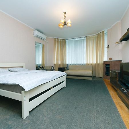 Apartment Poznyaky-Bazhana Kiev Bagian luar foto