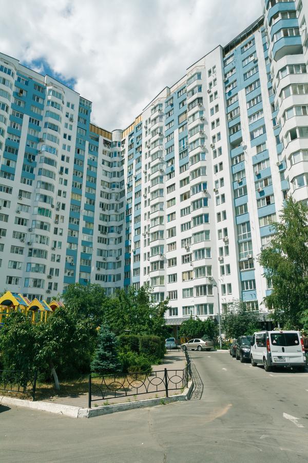 Apartment Poznyaky-Bazhana Kiev Bagian luar foto