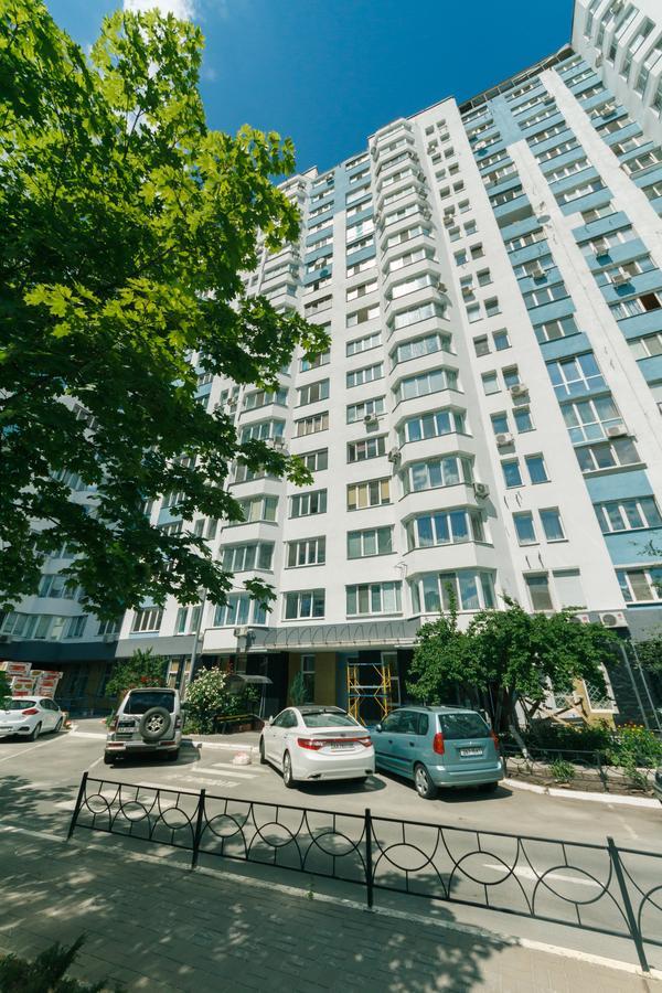 Apartment Poznyaky-Bazhana Kiev Bagian luar foto