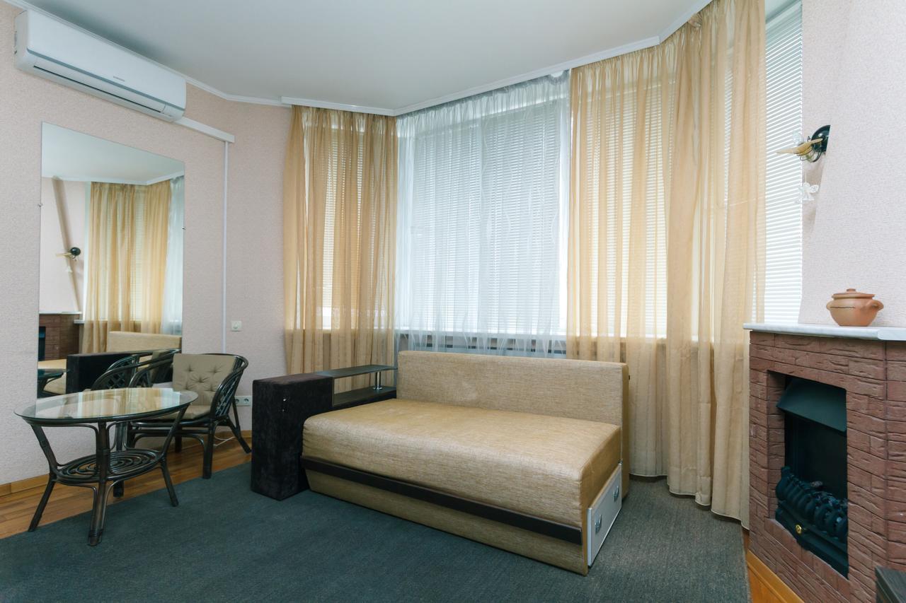 Apartment Poznyaky-Bazhana Kiev Bagian luar foto