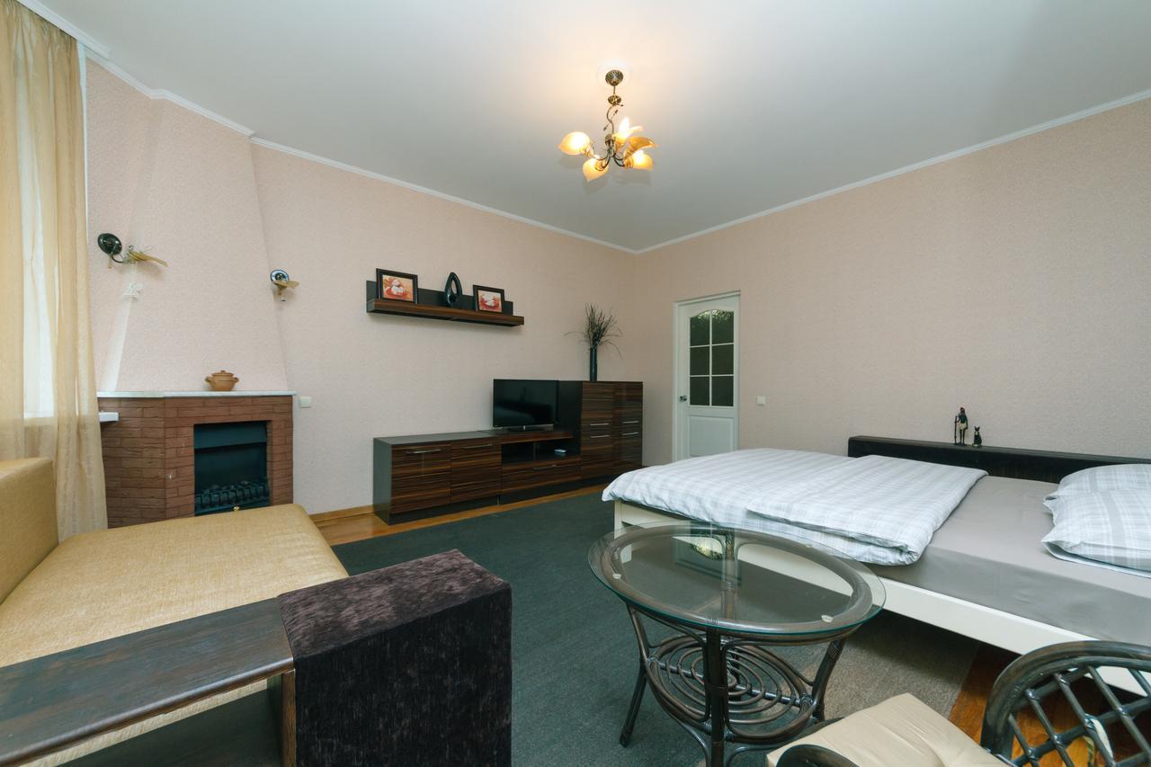 Apartment Poznyaky-Bazhana Kiev Bagian luar foto