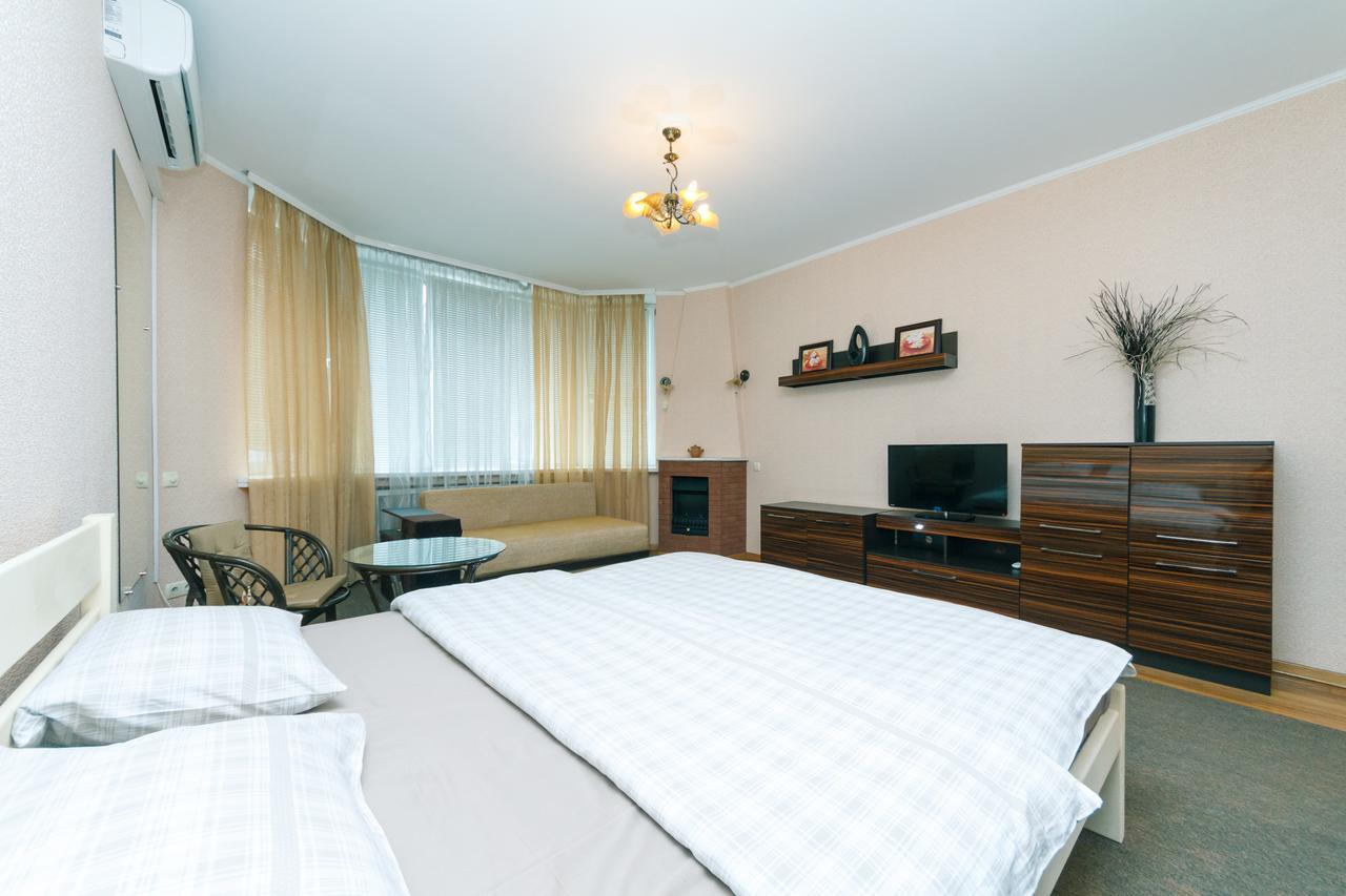 Apartment Poznyaky-Bazhana Kiev Bagian luar foto
