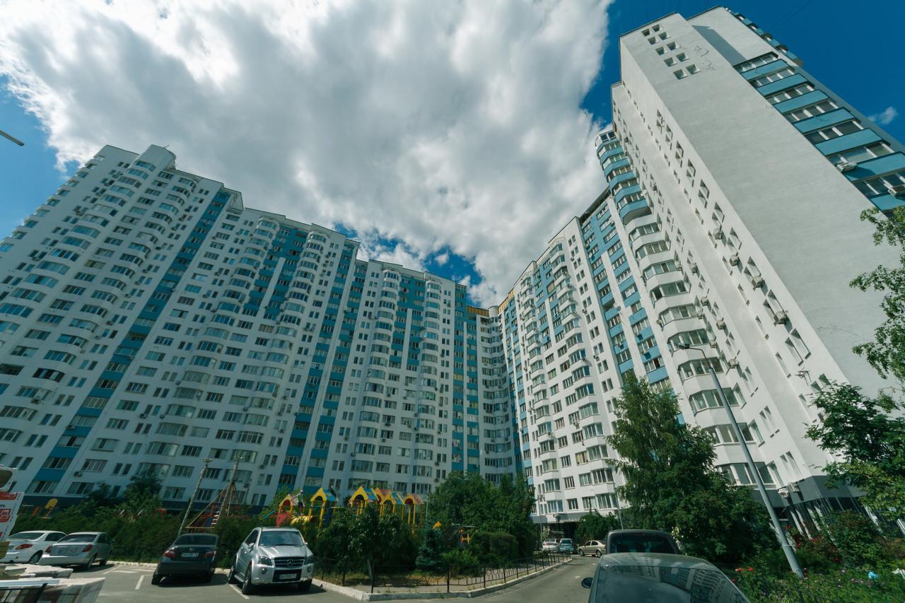Apartment Poznyaky-Bazhana Kiev Bagian luar foto