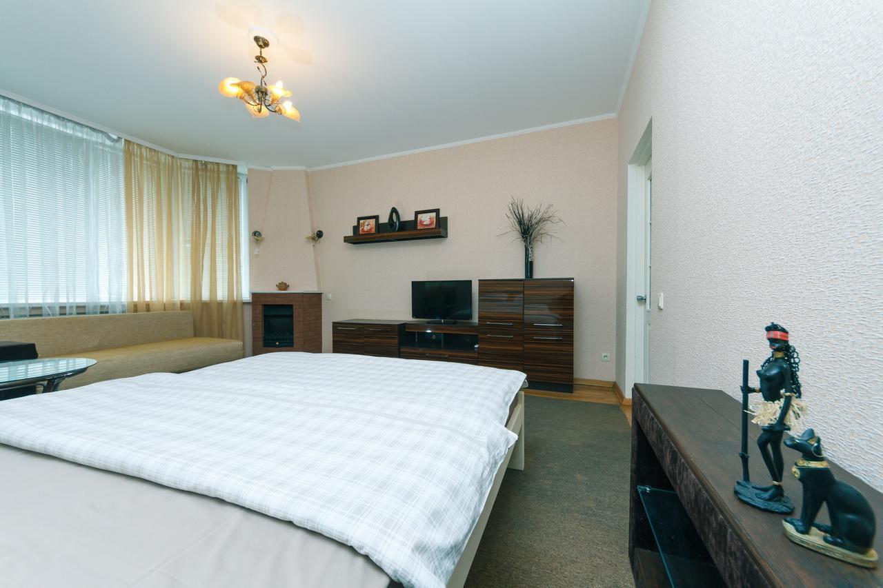 Apartment Poznyaky-Bazhana Kiev Bagian luar foto