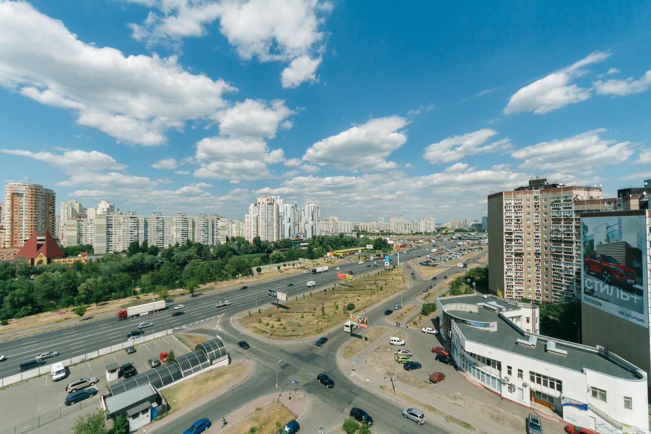 Apartment Poznyaky-Bazhana Kiev Bagian luar foto